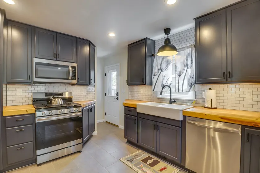 Charming Retreat in Charlottesville w/ Deck! - Image 1