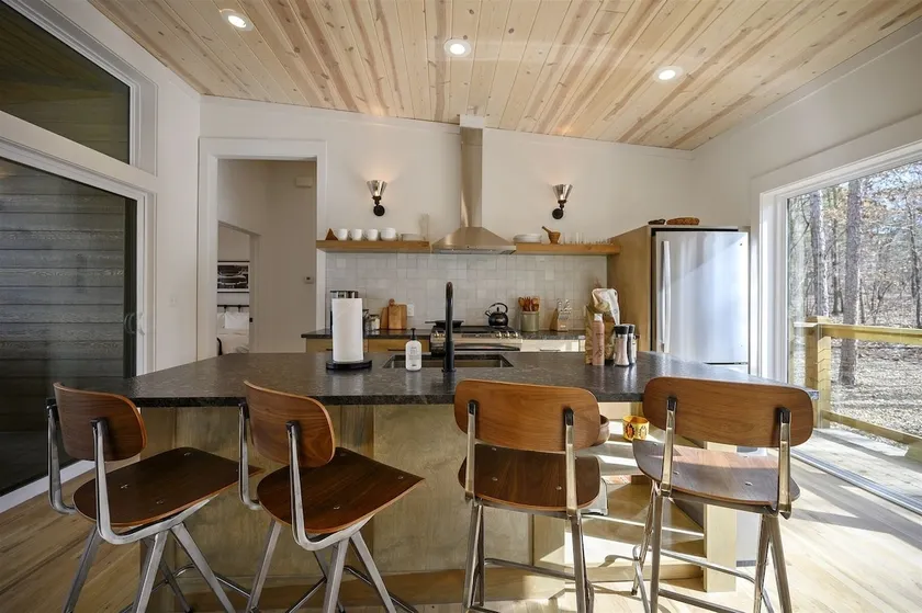 Family-Friendly Escape! Cozy inside & Fun outside - Image 1
