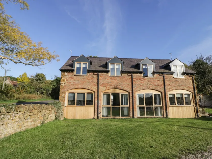 Granary Cottage - Image 1