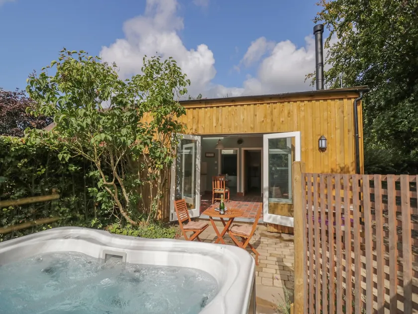 Hen House View - Image 1