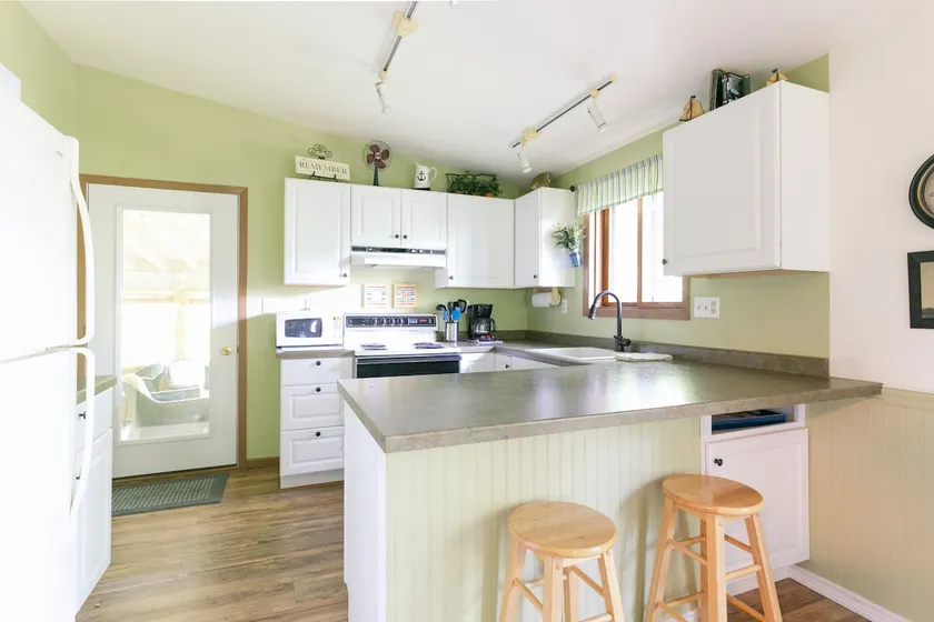 Brownstone Cottage. - Image 1
