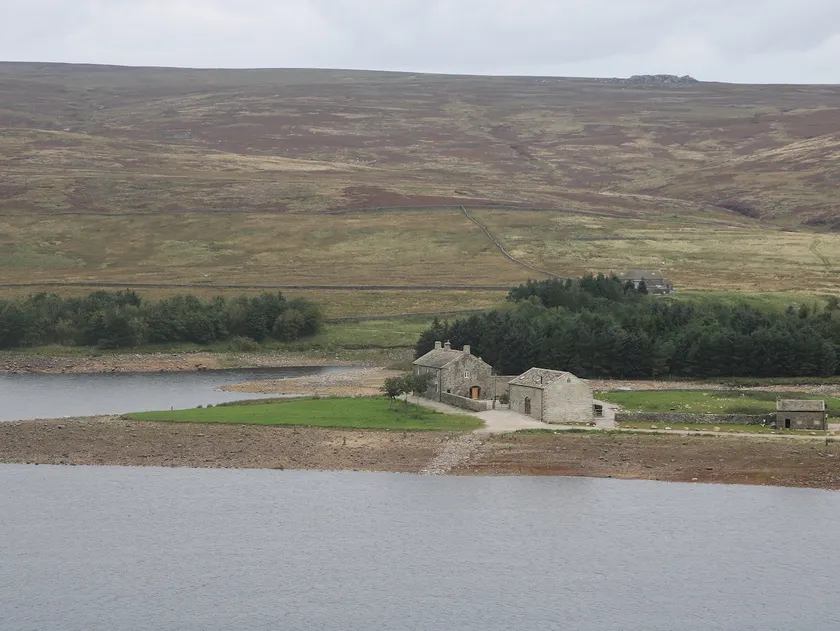 Snave Barn - Image 1