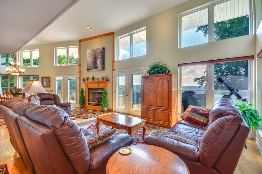 40-acre Ararat Escape: On-site Trails & Mtn Views! - Image 1