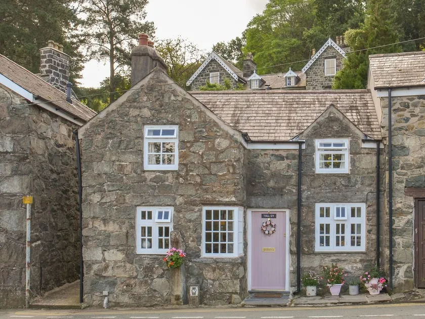 The Toll House - Image 1