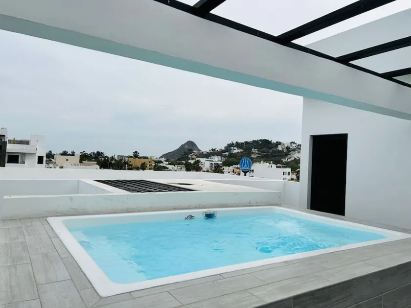 Aleman 13, Central apartment near the beach - Image 1