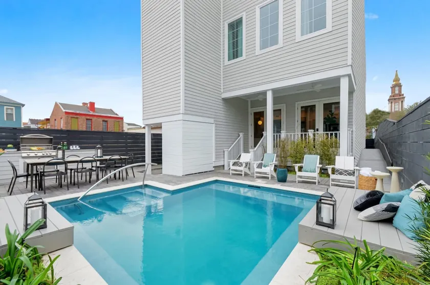 7BR City Condo & Pool Access Near CBD - Image 1