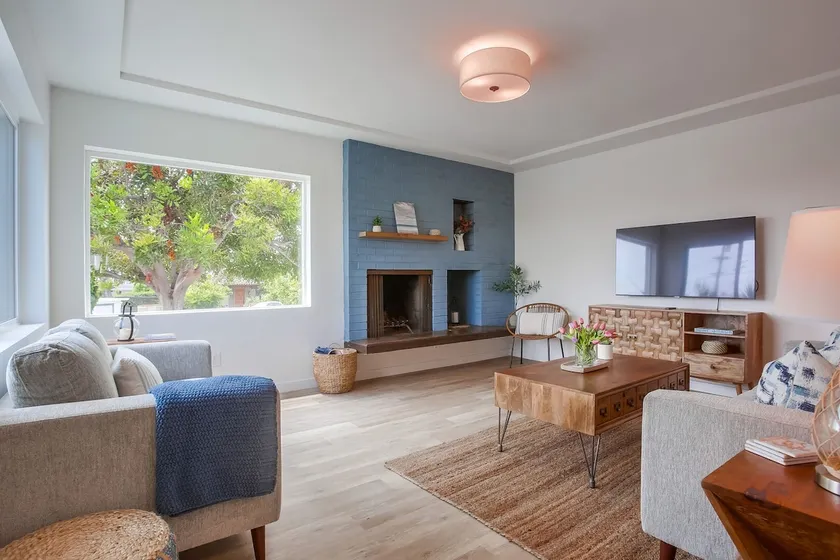 Birdrock Beach Cottage With Hot Tub - Image 1