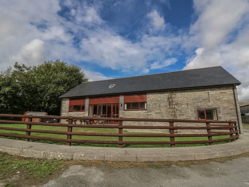 Glanyrafon - Image 1