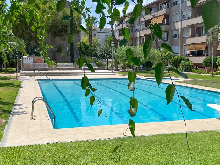 Modern Apartment Pool and Parking Hostem - Image 1