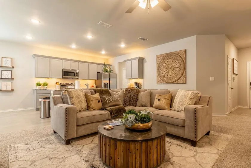 10 Minutes to Stadium Spacious 3BR Gameroom - Image 1