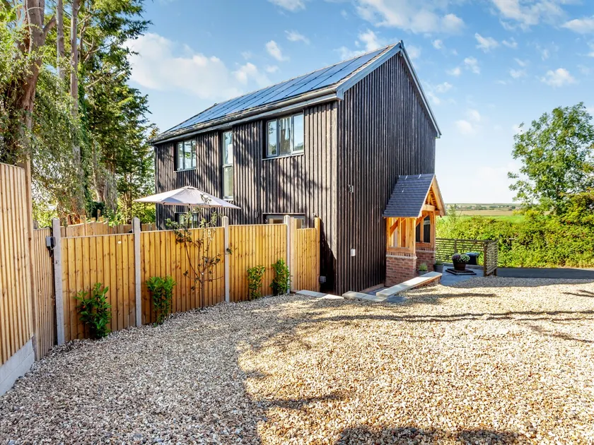 Willow House - Image 1
