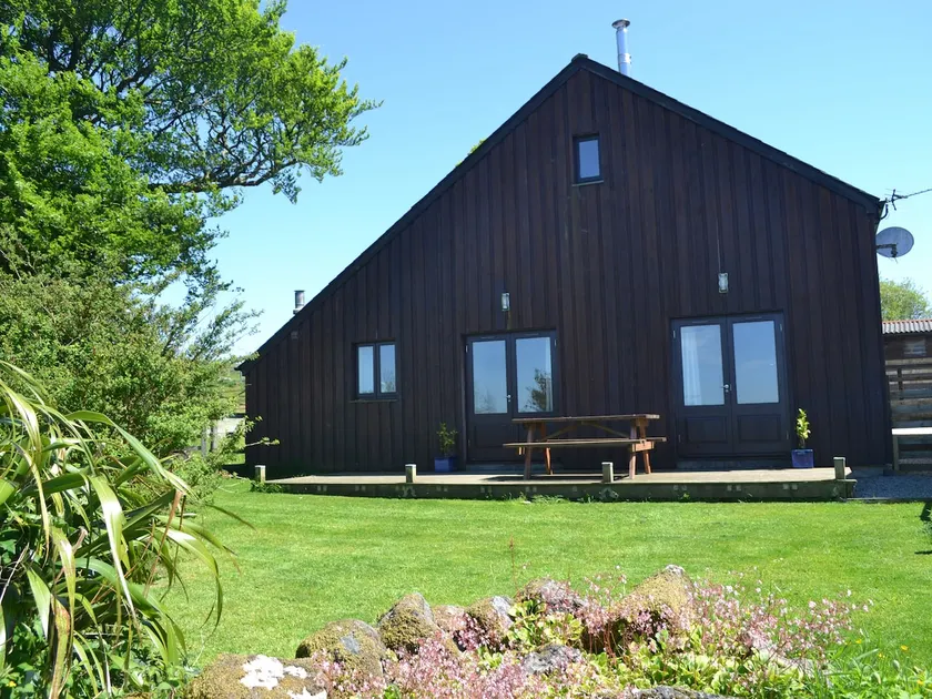 Meader Barn - Image 1