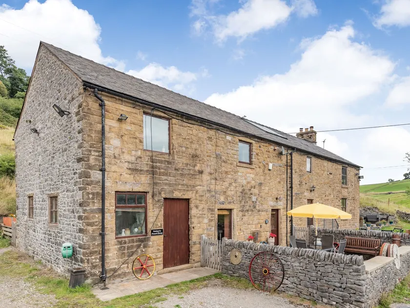Peacock Cottage - Image 1