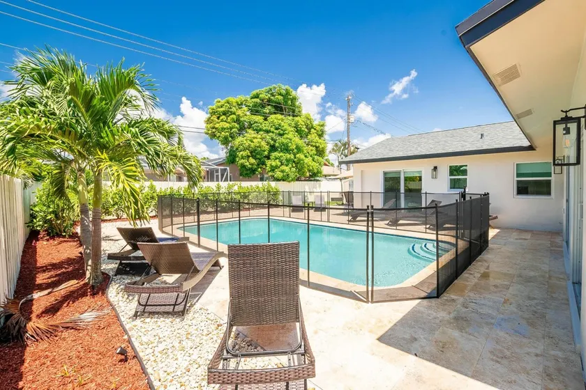 Sun Soaked Villa, Sparkling Pool + Pool Table, - Image 1