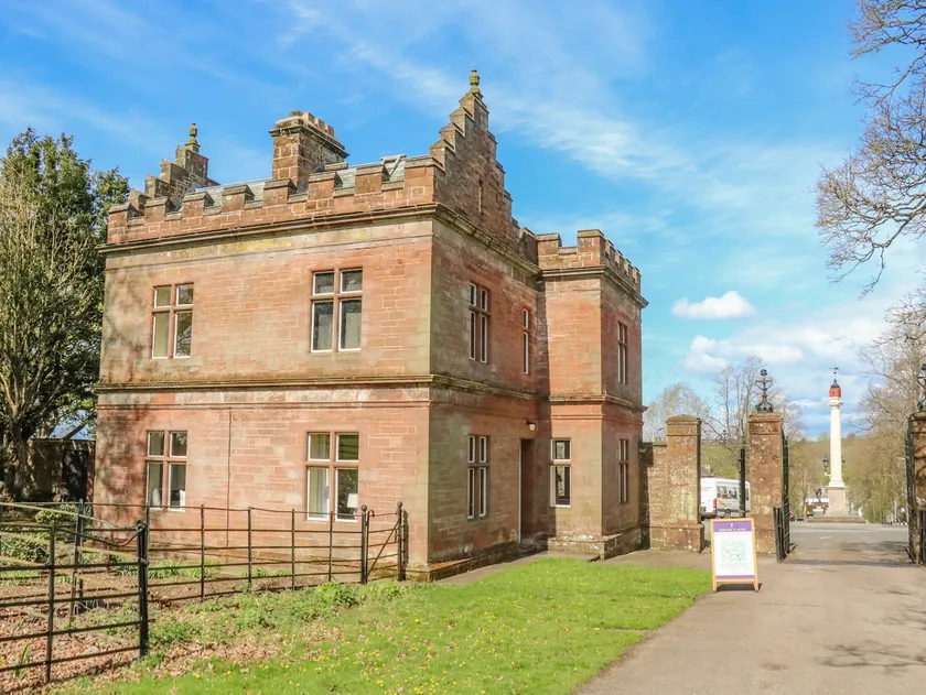 South Lodge - Image 1