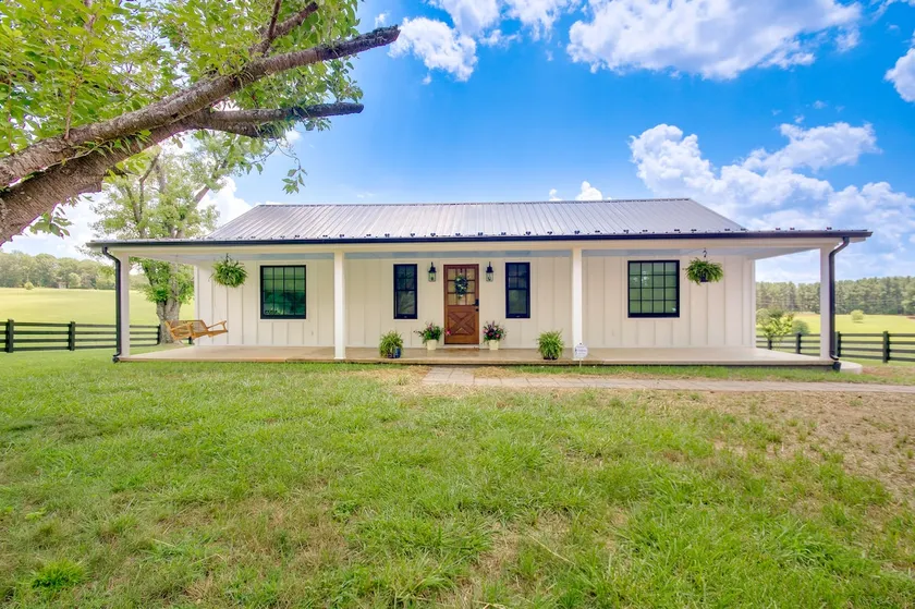 Modern Altavista Farmhouse w/ Countryside Views - Image 1