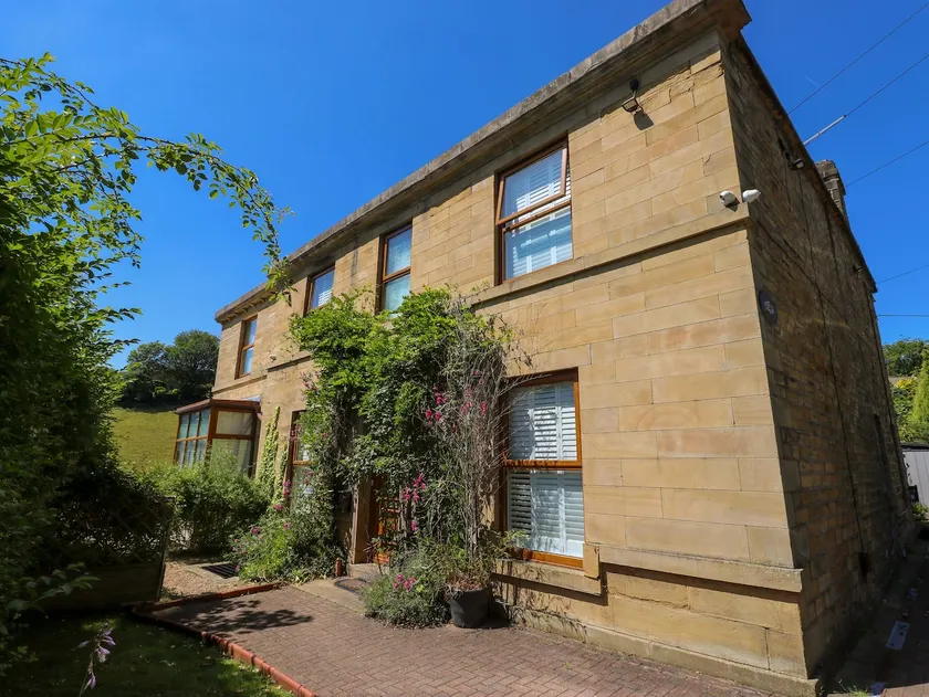 The Old Post Office - Pet Friendly Group Stays in Holmfirth - Image 1