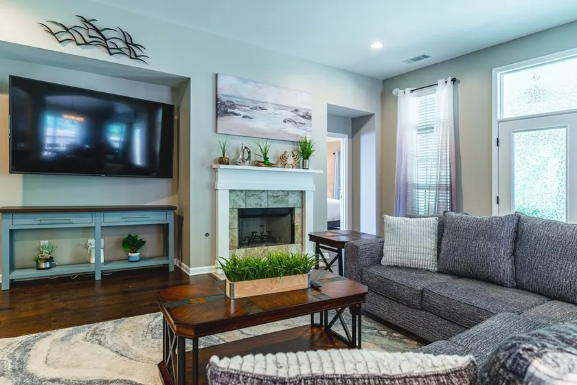 Elegant 4BR Retreat | East Montgomery + King Beds - Image 1