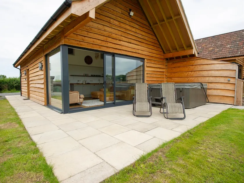Starling Lodge - Image 1