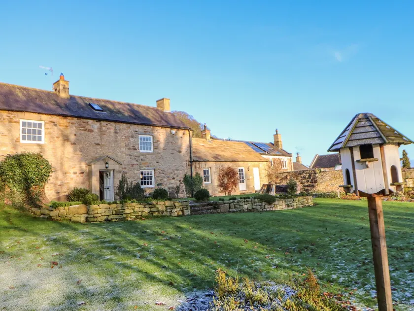 East Farmhouse Cottage - Image 1