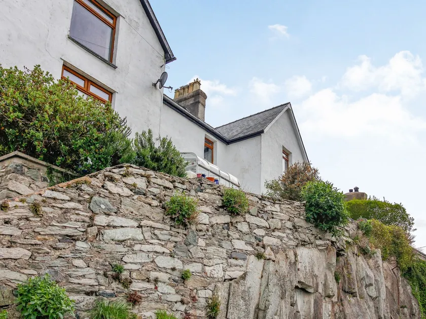 Pen Y Graig - Image 1