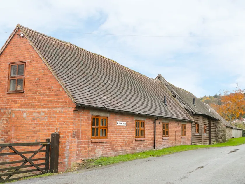 Old Hall Barn 4 - Image 1