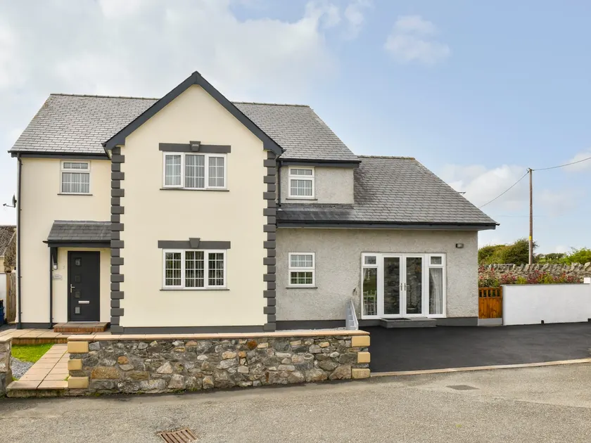 Plas Bach - Image 1