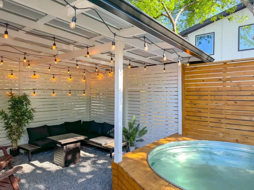 Backyard Oasis w/Pool, walkable, 5 min to dtwn - Image 1