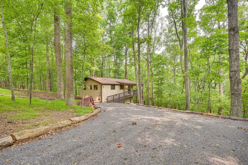 Charming Hedgesville Retreat w/ Deck + Fireplace! - Image 1