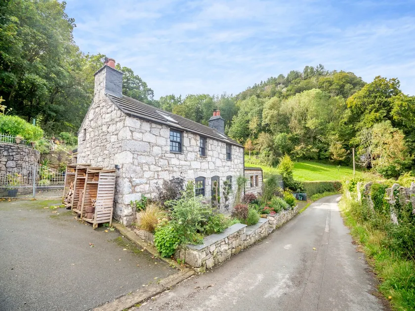 Yr Allt - Image 1