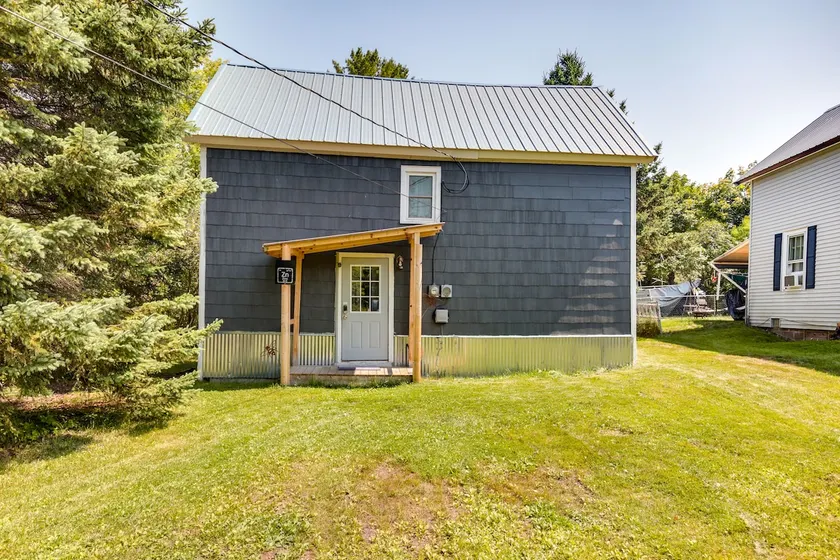 Pet-Friendly Michigan Getaway w/ Porch & Kayaks! - Image 1