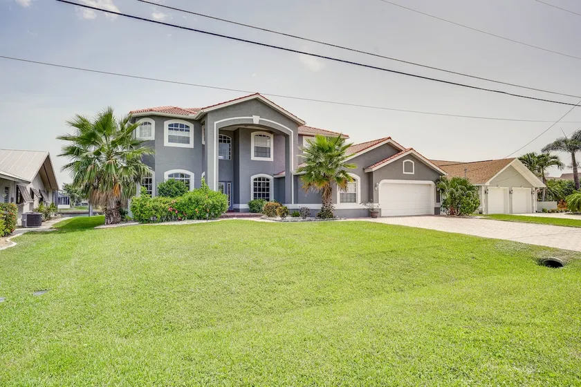 Waterfront Retreat w/ Pool on Caloosahatchee River - Image 1