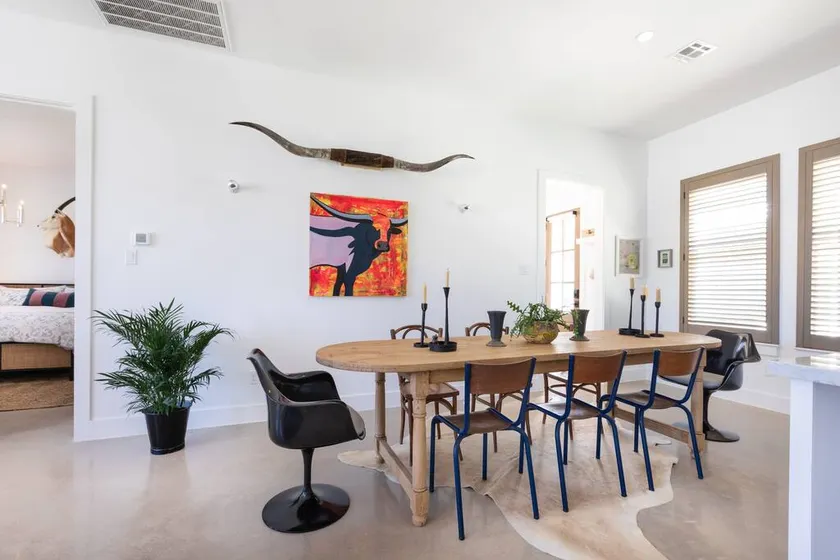 NEW urban cottage, The Vine & Round Top! - Image 1