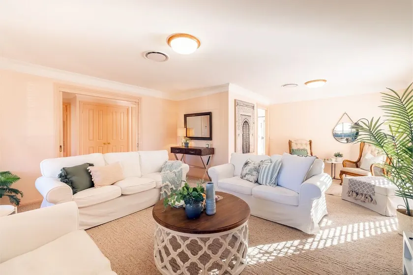 Pet friendly White Sands, 14 Whitesands Road - Linen & Air Con - Image 1