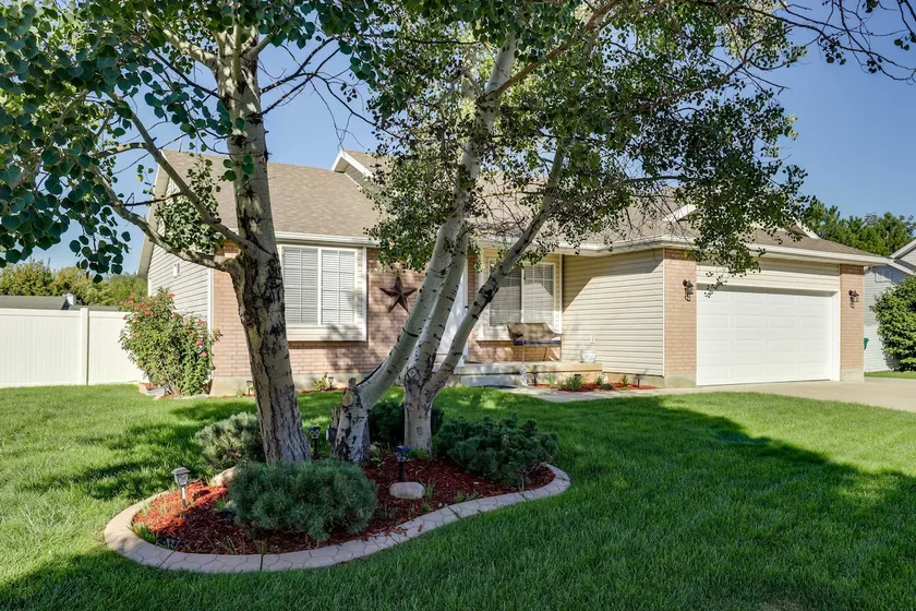 Family-Friendly Clearfield Home w/ Hot Tub! - Image 1