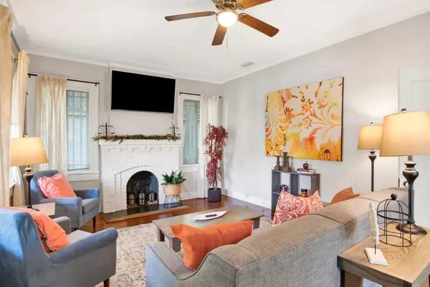 Charming Midtown Apt - Hannon Hideaway Unit C - Image 1