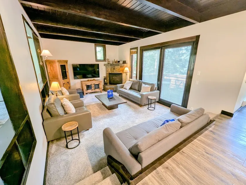 Das Townhome befindet sich im Norden von Keystone, einem abgelegenen Clubhaus mit Außenpool und Whirlpool im Innenbereich, und ist der richtige Ort für eine große Gruppe! - Image 1