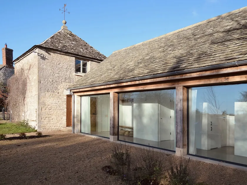 High Cogges Farm Holiday Cottages - The Cart Shed - Image 1