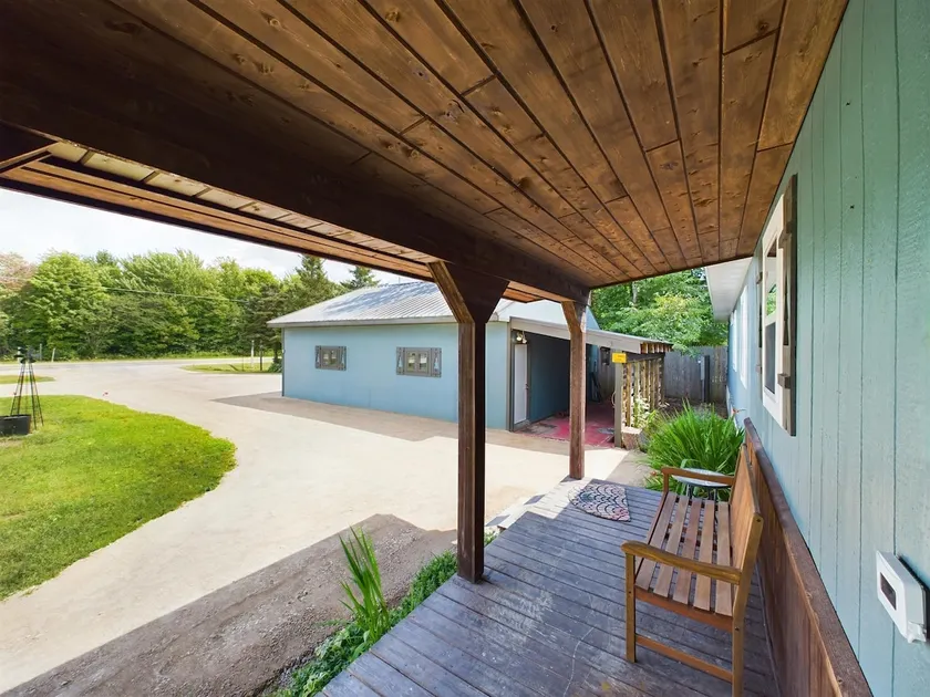 ON THE TRAIL! Newly remodeled, Happy Trails Home - Image 1