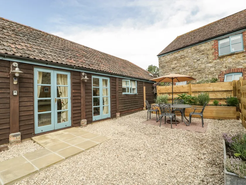 Tom's Barn - Image 1