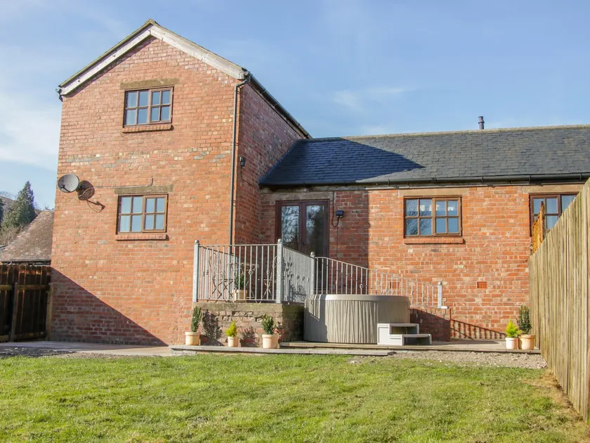 Old Hall Barn 2 - Image 1