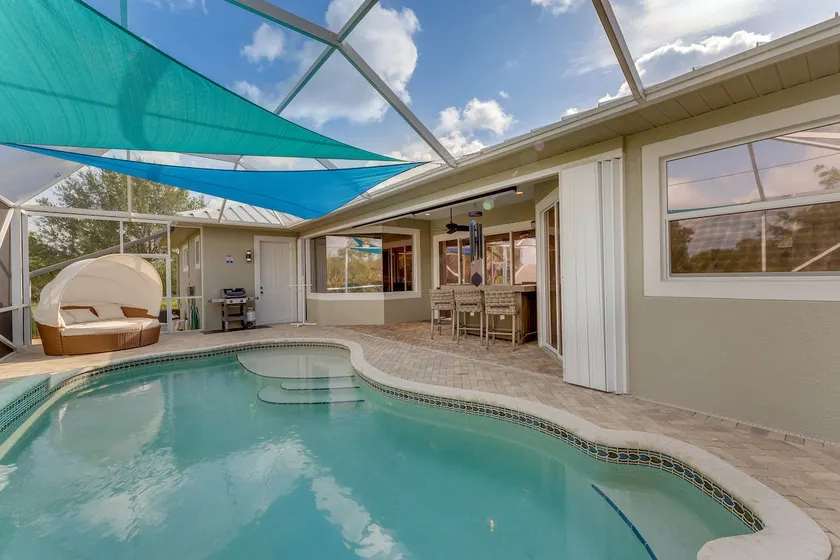 Grill-Chill-Splash: Your Port Charlotte Paradise! - Image 1