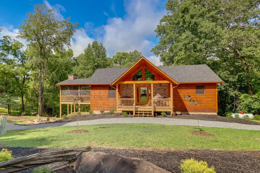 Cabin Near Blue Ridge w/ Fire Pit & Large Deck - Image 1
