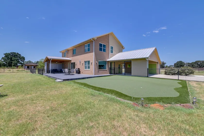 26-Acre Pilot Point Ranch Home w/ Pool & Mini Golf - Image 1