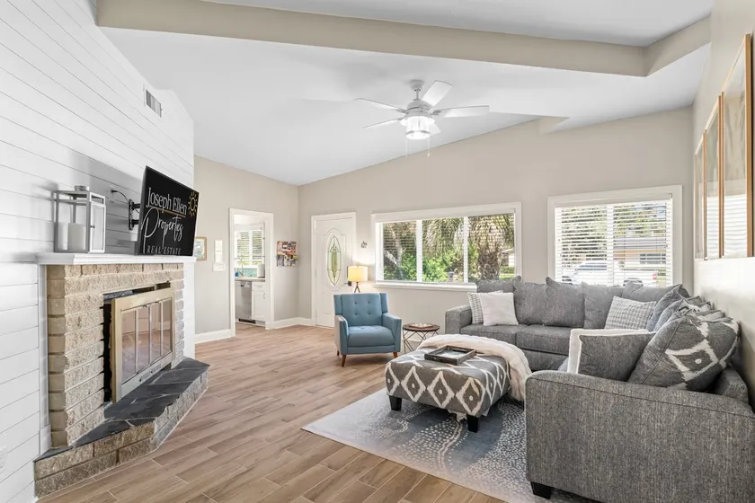 Seaside Sammie - Game Room Fire Pit Walk to Beach - Image 1