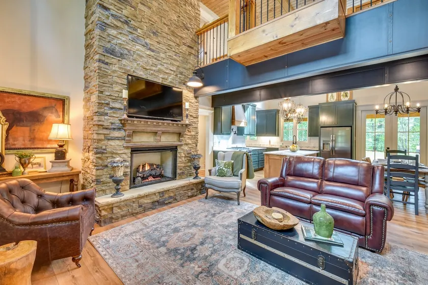 Luxurious Clarkesville Cabin w/ Decks & Fire Pit - Image 1