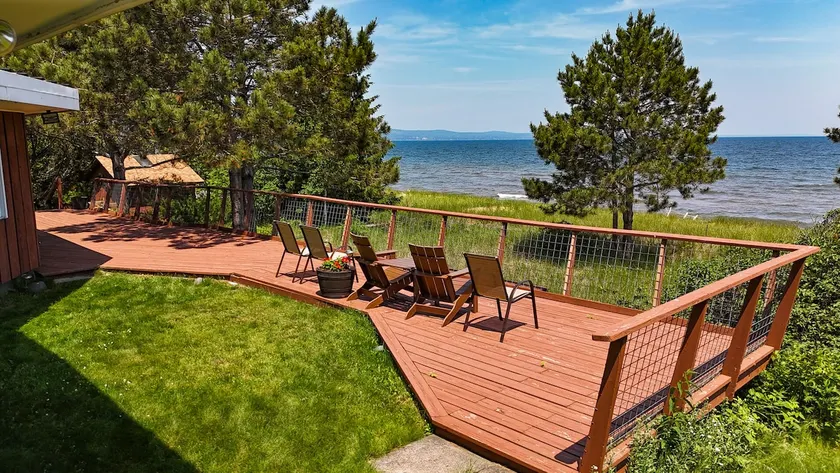 Lake Superior Beach House Heirloom Vacations - Image 1