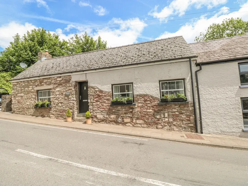 Snowdrop Cottage - Image 1