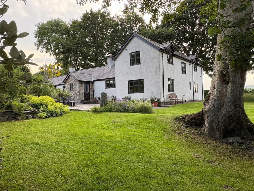 Garth Cottage - Image 1