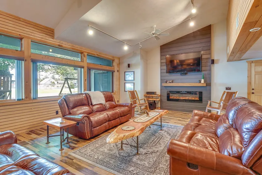 Spacious Old Forge Condo w/ Patio & Fire Pit! - Image 1